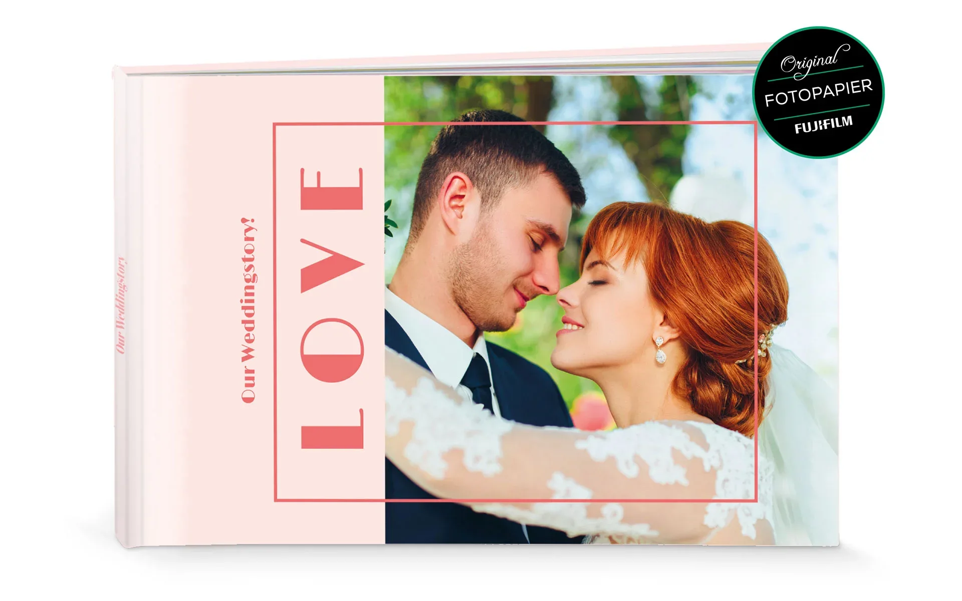 Happy Fotobuch ca. A3 quer Ein aufgestelltes Happy Fotobuch ca. A3 quer mit dem Titel Love zeigt ein Foto von einer Hochzeit.