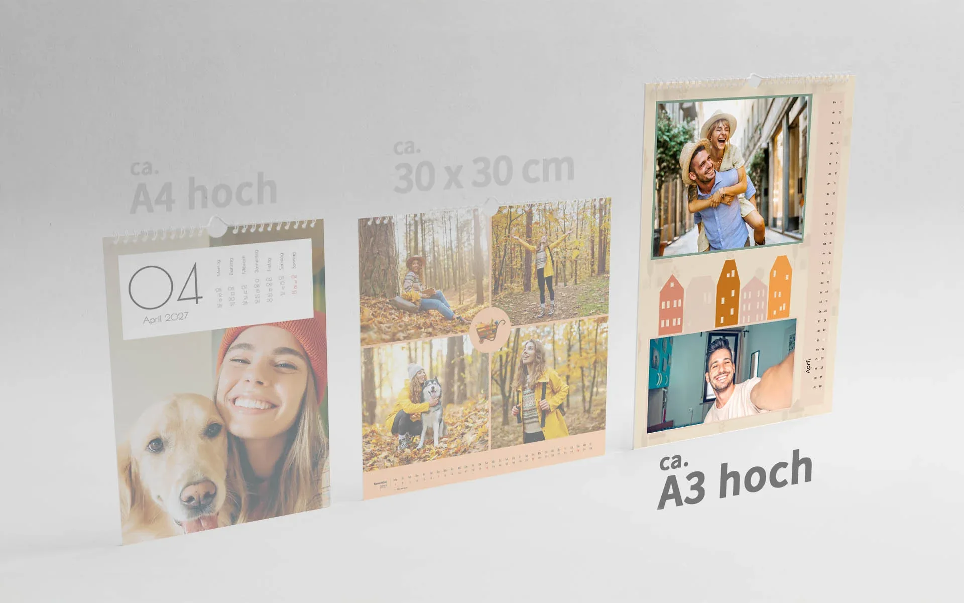 3 HappyFotokalender in den Formaten ca. A4 hoch, ca. 30 x 30 cm und ca. A3 hoch nebeneinander. Das Format ca. A3 hoch ist hervorgehoben.