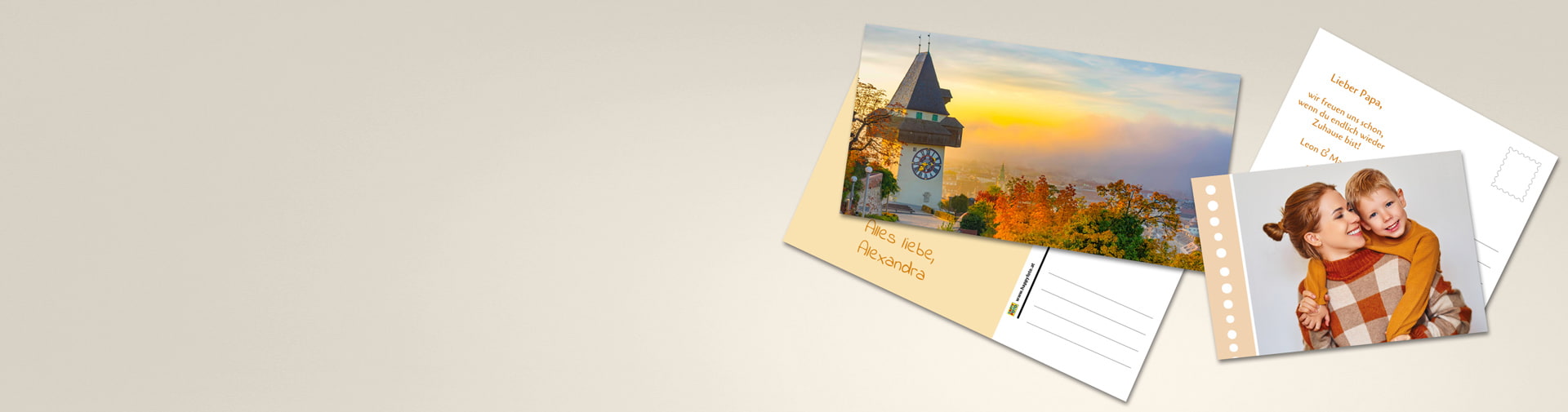 Zwei Postkarten: eine mit einem Aussichtsturm und eine mit einer Mutter und ihrem Sohn.