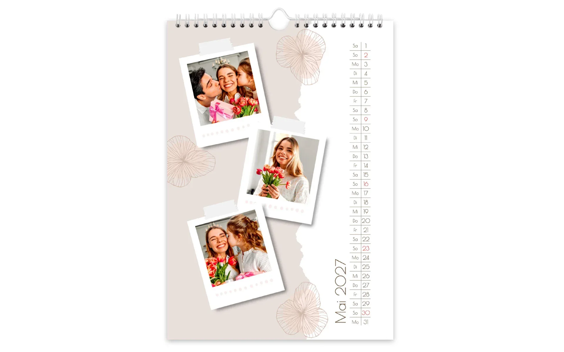 Ein HappyFotokalender ca. A5 hoch zeigt 3 Fotos im Scrapbook-Look einer Familie, die Muttertag feiert.